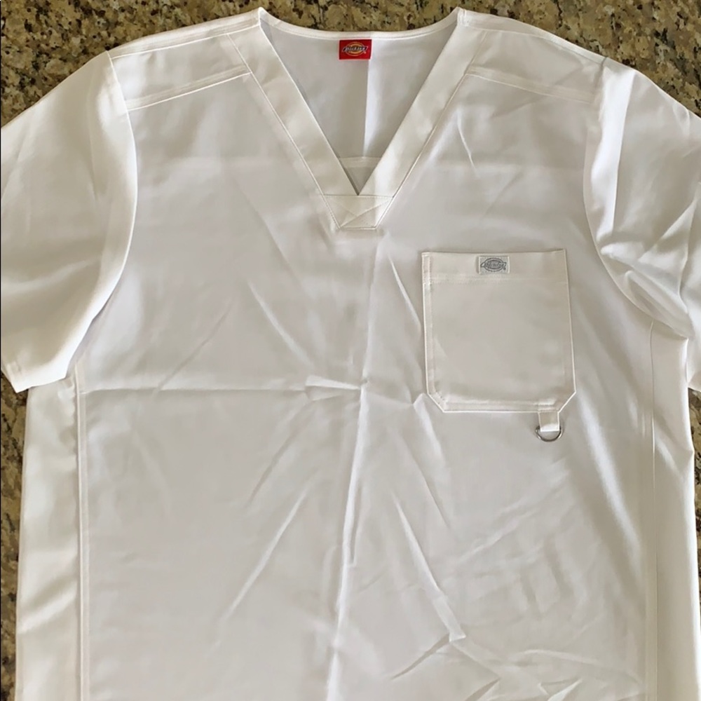 Dickies Men’s  Scrub Top- Size: Large
